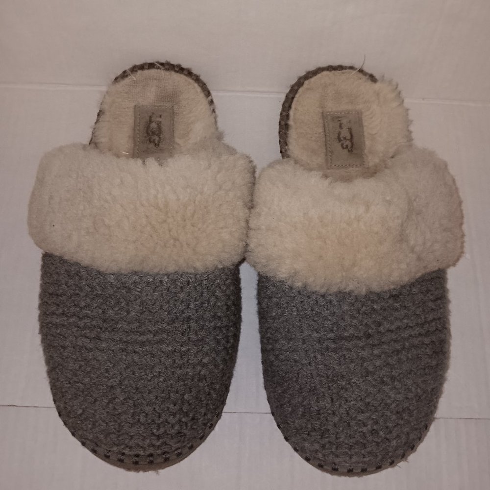UGG WOMAN SLIDE ON COZY SLIPPERS - Picture 2 of 8